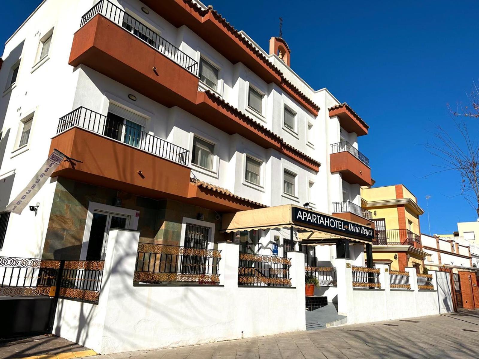 Apartahotel Dona Reyes Chipiona Esterno foto